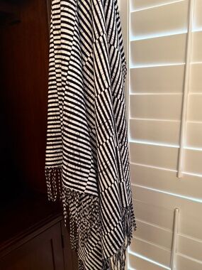 What’s Happening Handwoven Navy White Square Scarf Wrap Shawl